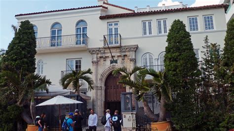 Versace mansion deaths: 2 men found dead in Miami Beach, 